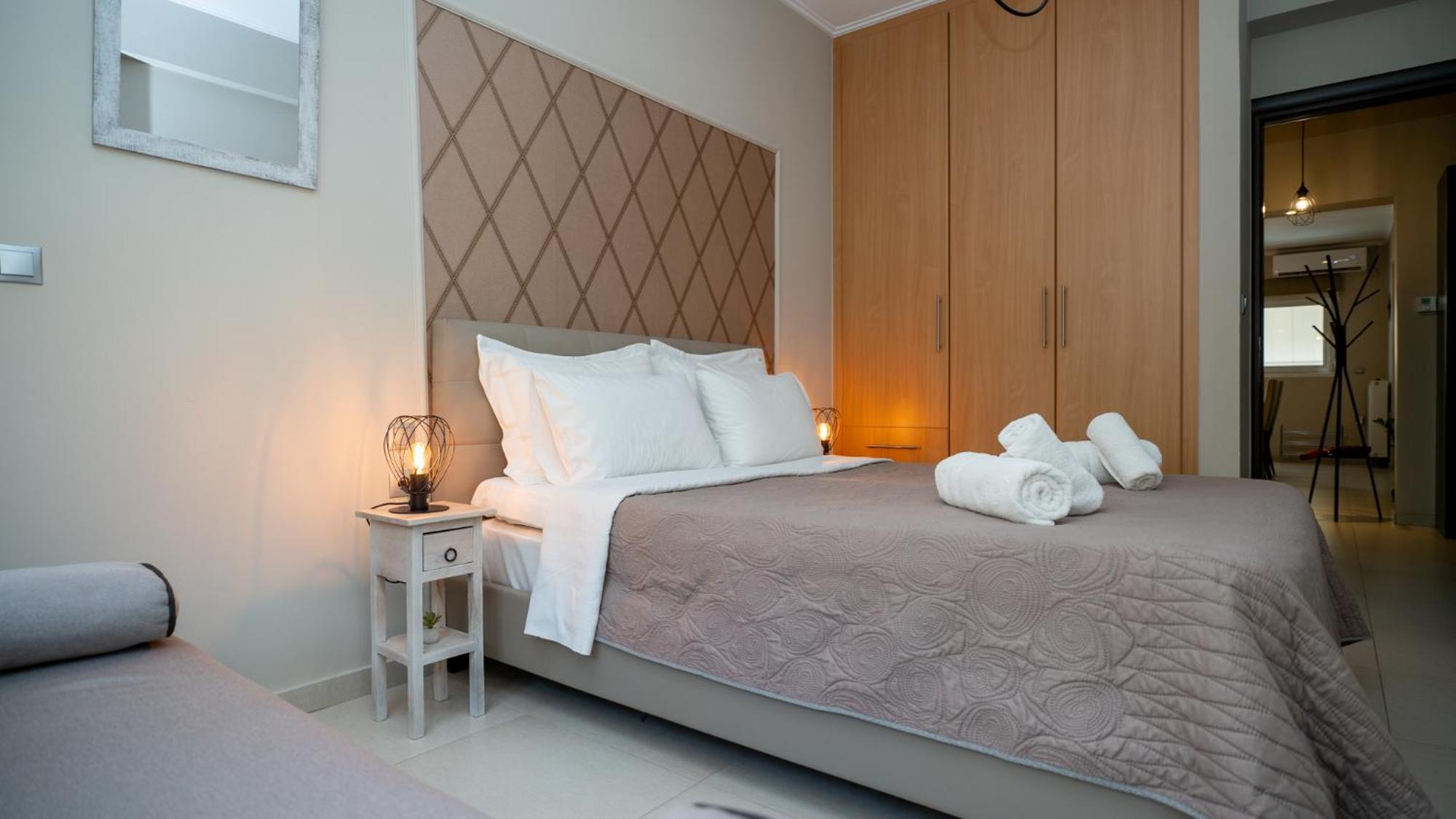 Mary'S Modern And Elegant Apartment Калампака Екстериор снимка