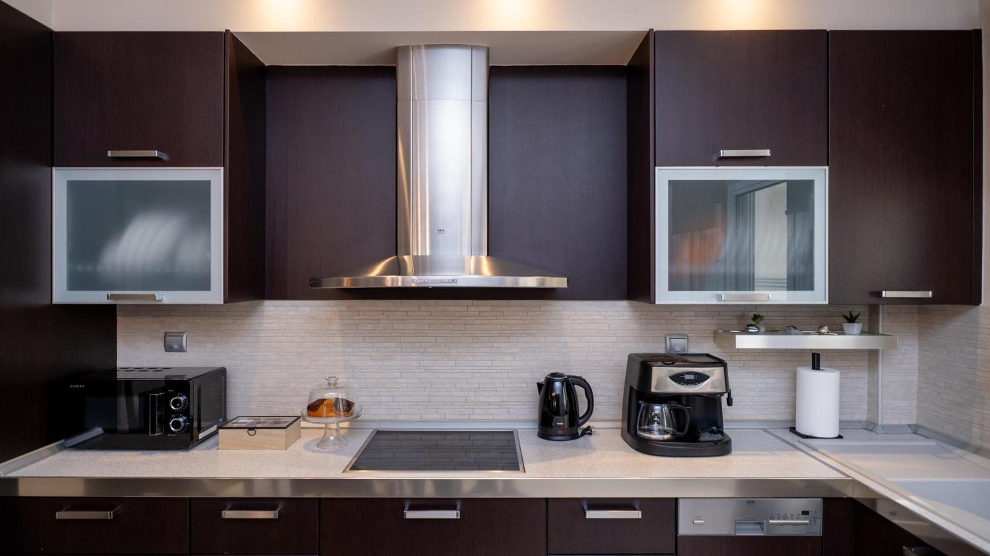 Mary'S Modern And Elegant Apartment Калампака Екстериор снимка