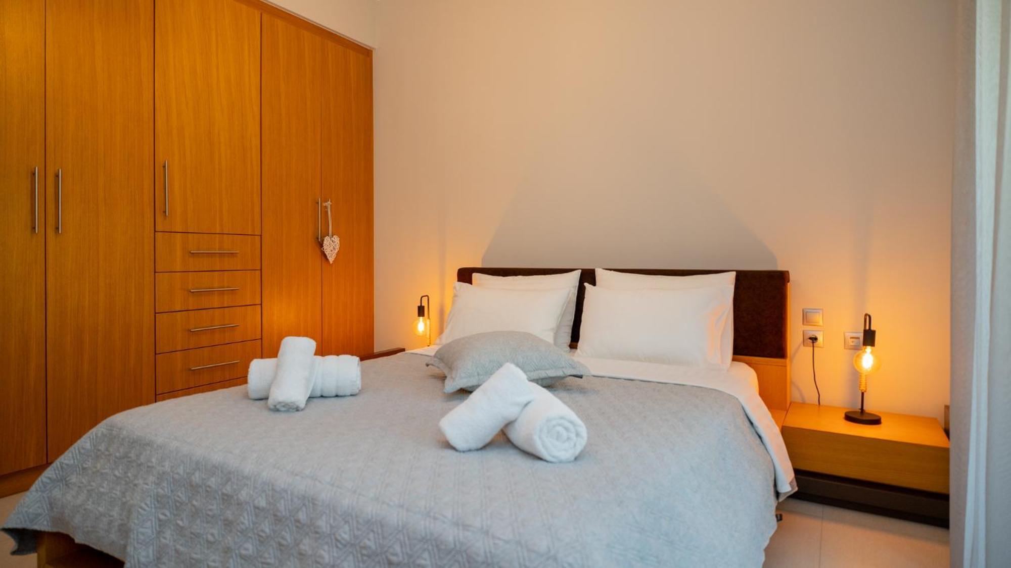 Mary'S Modern And Elegant Apartment Калампака Екстериор снимка